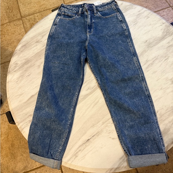 Hollister Women’s Ultra High Rise Mom Jean Vintage Stretch Blue Jeans 3 / 26 - Picture 2 of 4